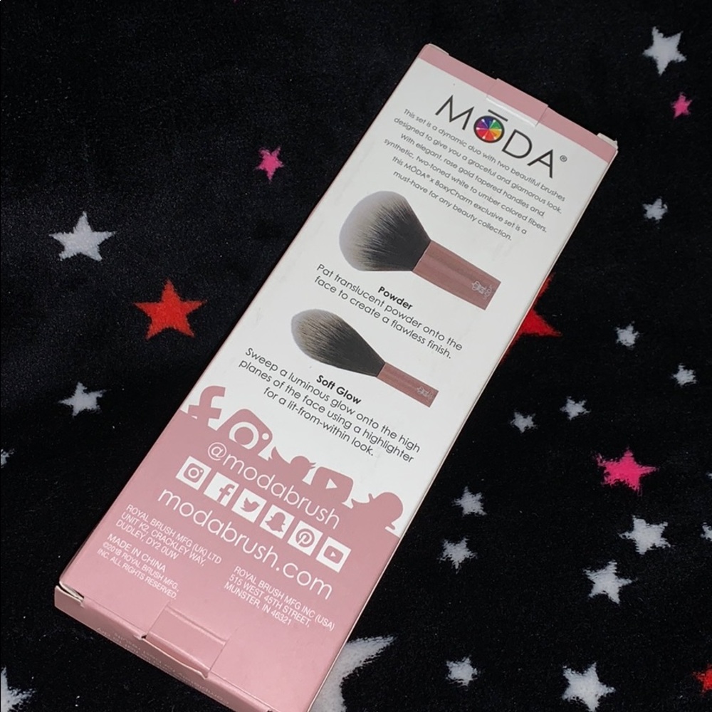 Mōda Brush Duo - Picture 2 of 3